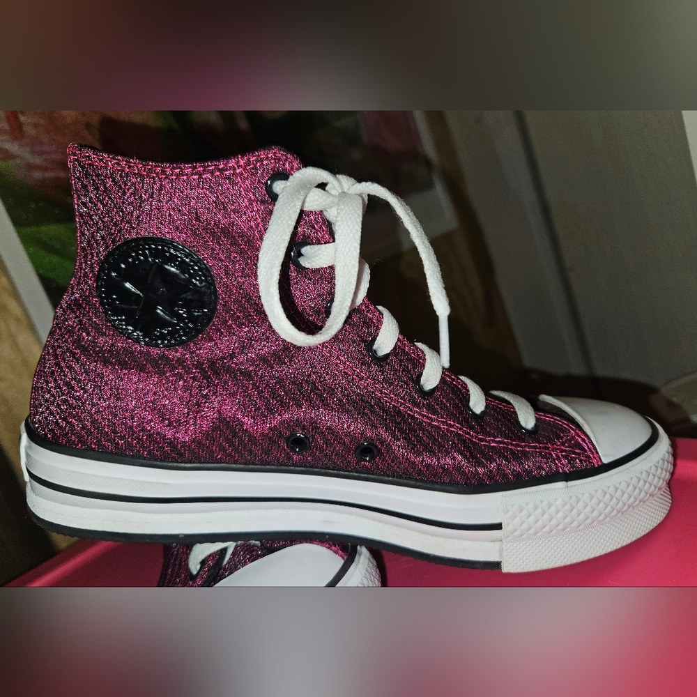 Mens Size 6 Converse -LIKE NEW- - Picture 2 of 6